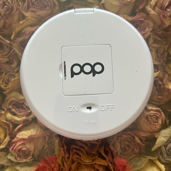 Pop Sonic LED Compact Makeup Mirror - Floral - Picture 4 of 5